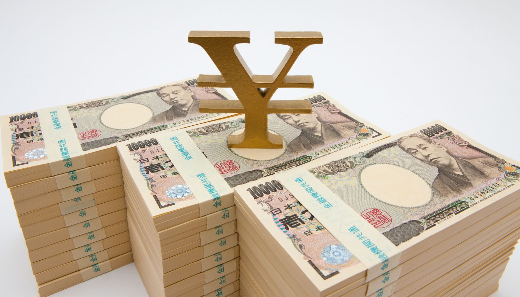 3000 万 円
